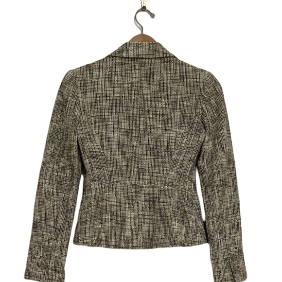 Chanel Blazer boucle tweed tan and brown single breasted single button jacket - Picture 3 of 6